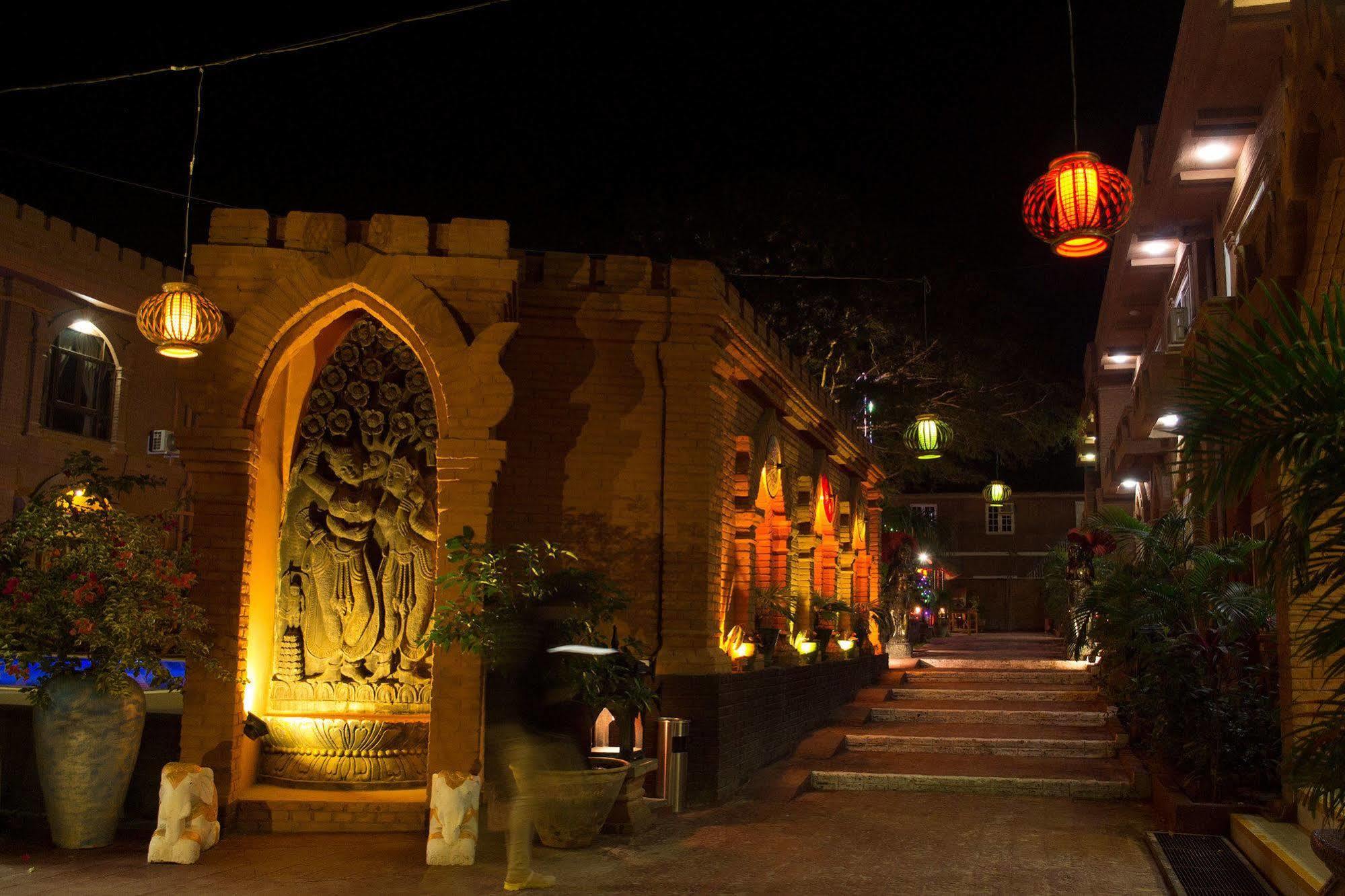 Hotel Sincere Smile Bagan